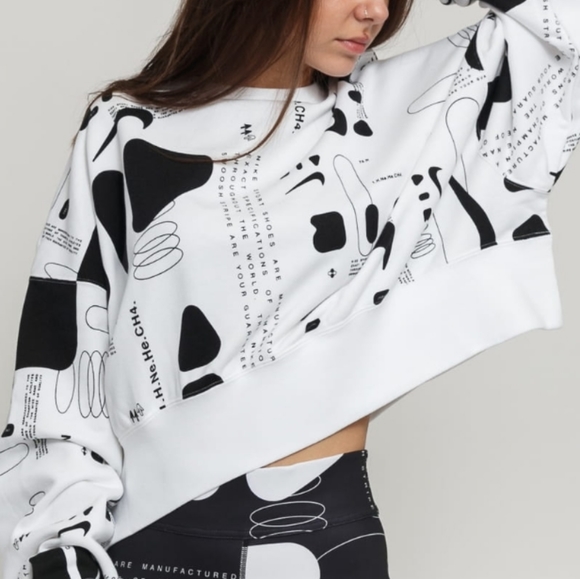 nike loose fit sweater